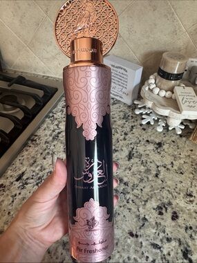 Durrat Al Aroos Rose Gold & Black Air Freshener